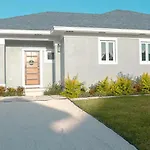 Exclusive Modern Apartment In Nasau, Bahamas